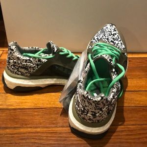 New women’s tennis shoes!